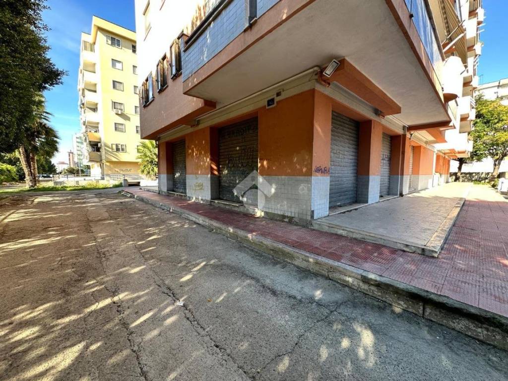 Box / garage a Crotone in Piazza montessori, 10 - Foto 2