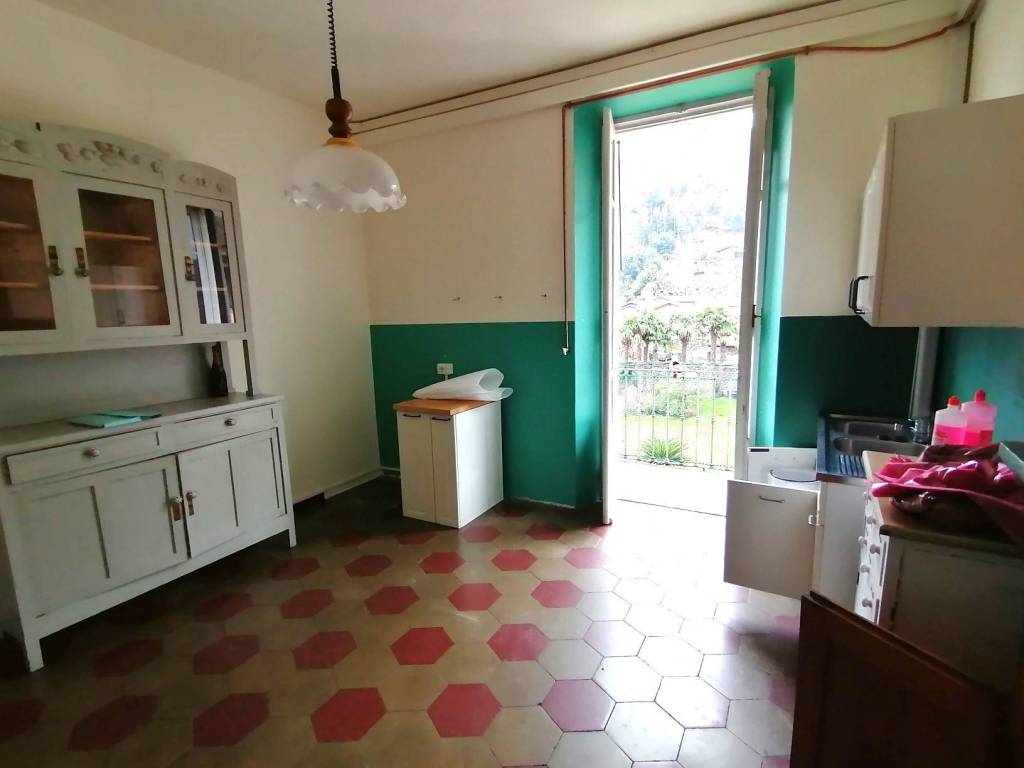 Appartamento a Cannobio in Via Antonio Giovanola, 57 - Foto 5