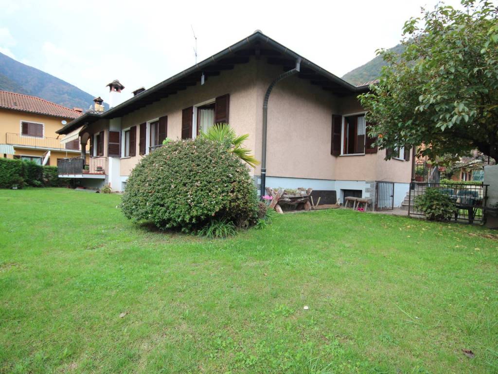 Casa indipendente a Cannobio in Via Madonna delle Grazie, 58 - Foto 2