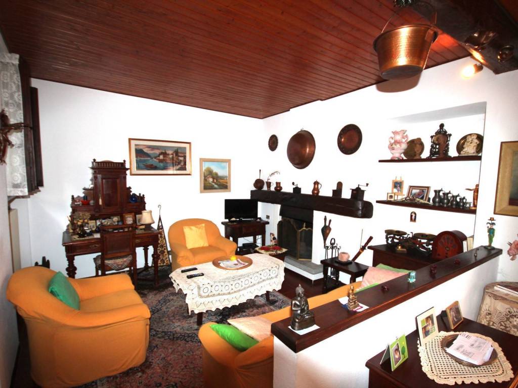 Casa indipendente a Cannobio in Via F.M. Zoppi, 28 - Foto 2