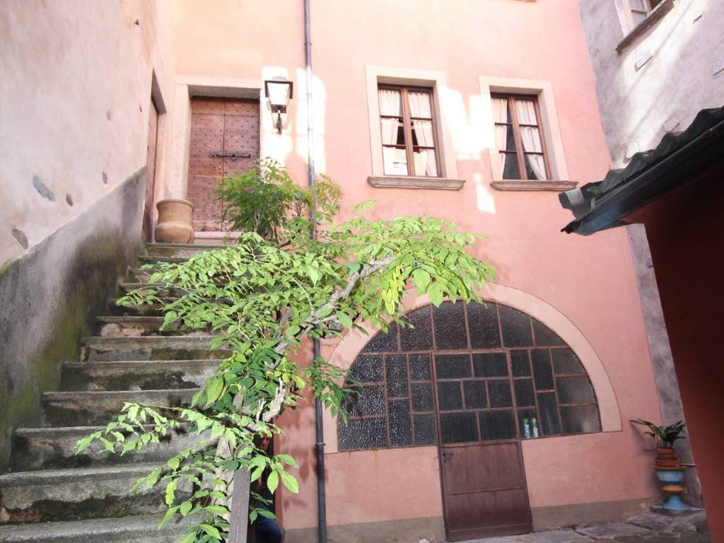Casa indipendente a Cannobio in Via Umberto I - Foto 2