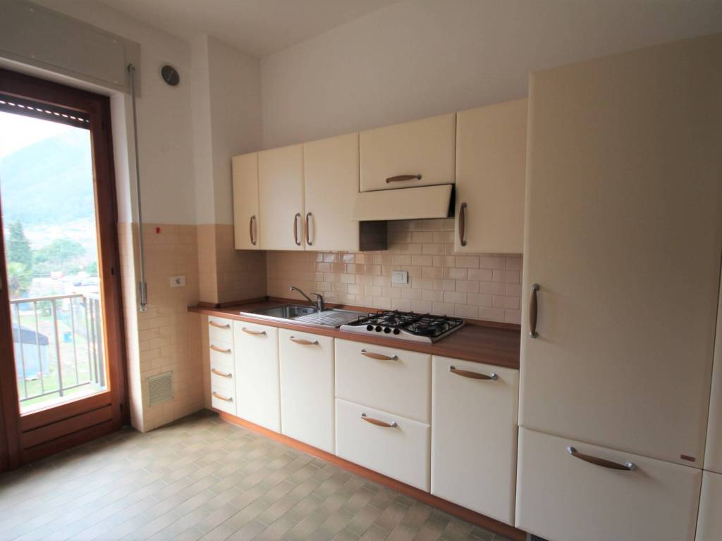 Appartamento a Cannobio in Via Cimitero, 10 - Foto 2