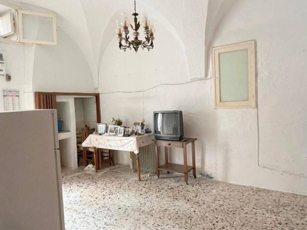 Casa indipendente a Ceglie messapica in Vico 4 Santoro Urgesi - Foto 3