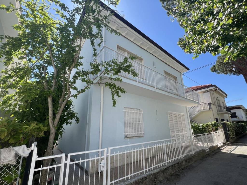 Appartamento a Riccione in Viale Rosolino Pilo - Foto 4