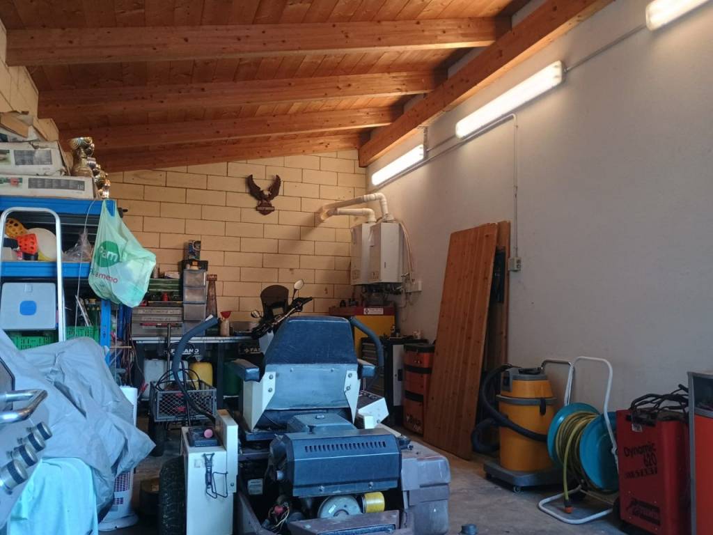 Villa a Leinì in Via Enrico Mattei 75 - Foto 2
