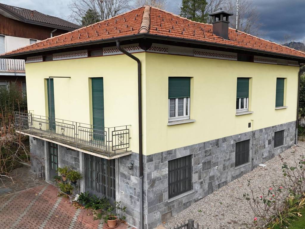 Villa a Varese in Via Pietro Micca, 39 - Foto 2