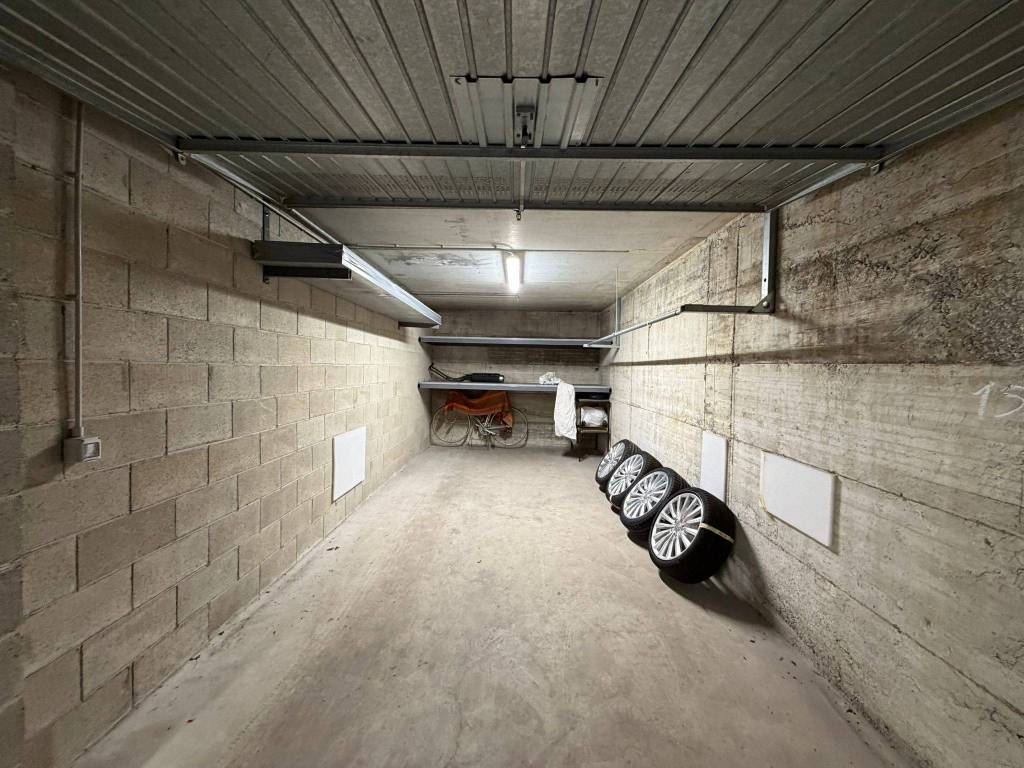 Box / garage a Saronno in Via Leonardo da Vinci, 42 - Foto 2