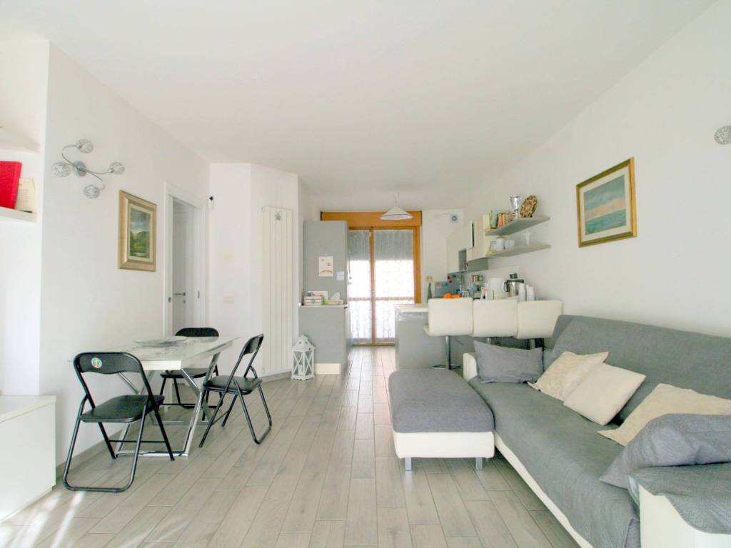 Appartamento a Cassano magnago in Via Friuli - Foto 2