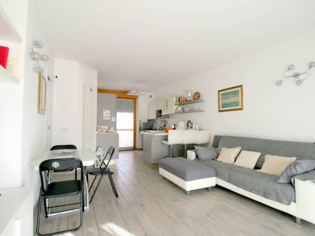 Appartamento a Cassano magnago in Via Friuli - Foto 3