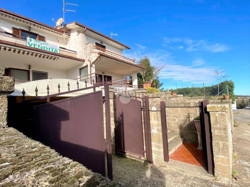 Villa a Valentano in Via Sant'Anna, 3 - Foto 2