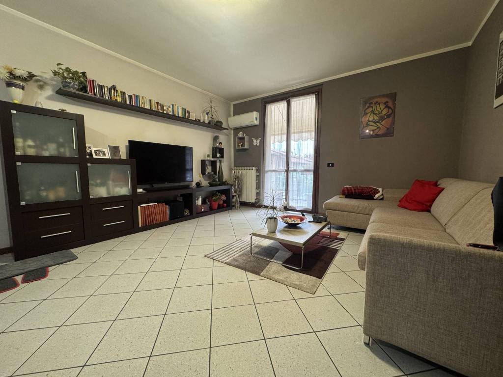 Appartamento a Dalmine in Via Alessandro Manzoni, 55 - Foto 2