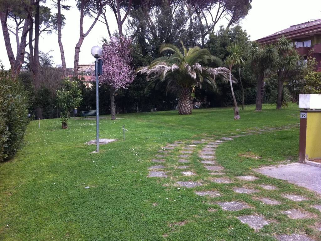 Box / garage a Monte porzio catone in Via Fontana Della Girandola No Number - Foto 2