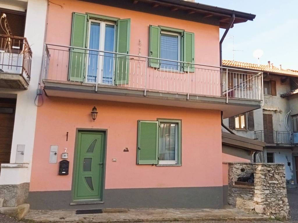 Casa indipendente a Arcisate in Via del Dovese, 7 - Foto 3