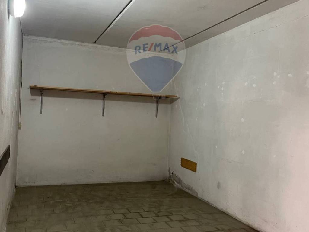 Box / garage a Voghera in Via San Francesco D'Assisi - Foto 4
