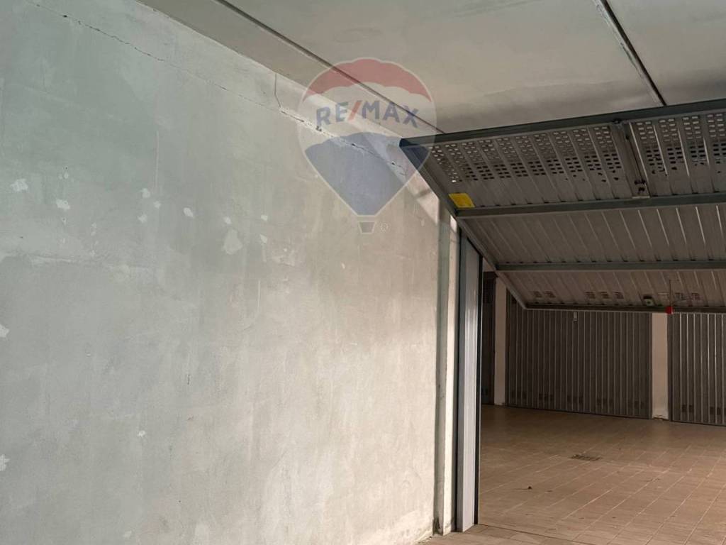Box / garage a Voghera in Via San Francesco D'Assisi - Foto 5