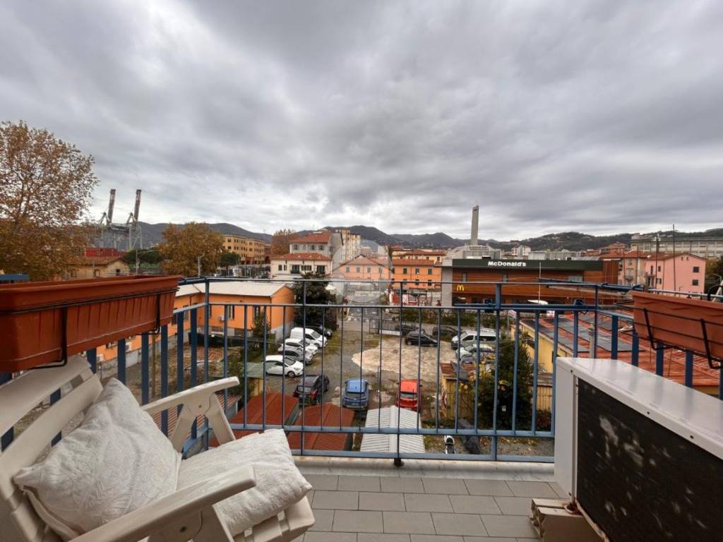Appartamento a La spezia in Viale san bartolomeo, 441 - Foto 2