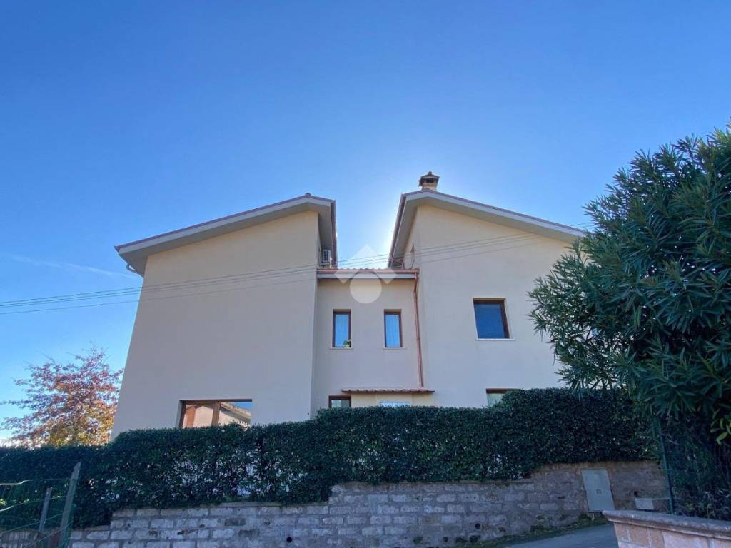 Villa a Fabrica di roma in Via san giorgio, 25 - Foto 5