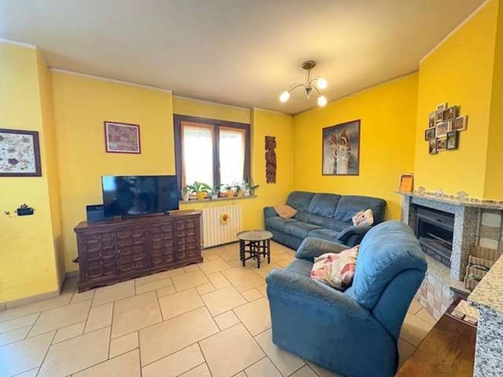 Villa a Cameri in Via Gabardini, 31 - Foto 2