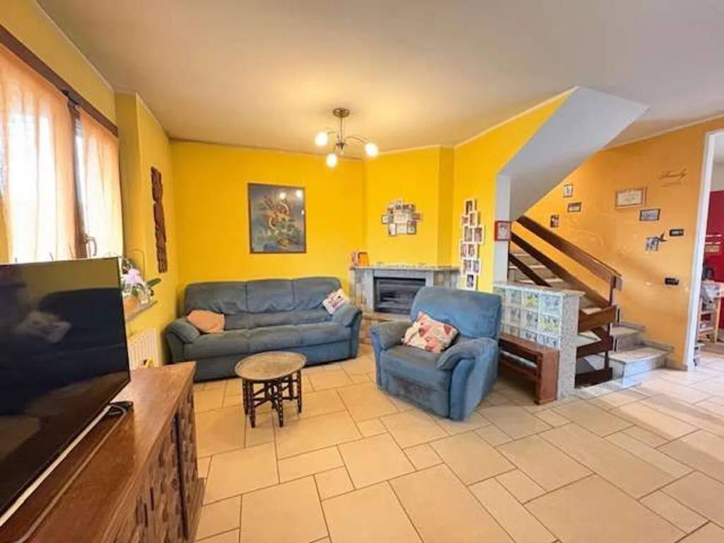 Villa a Cameri in Via Gabardini, 31 - Foto 4