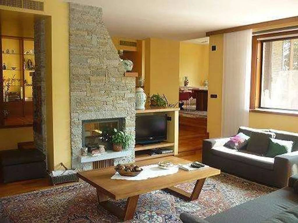 Villa a Cerano in Via 4 Novembre - Foto 2