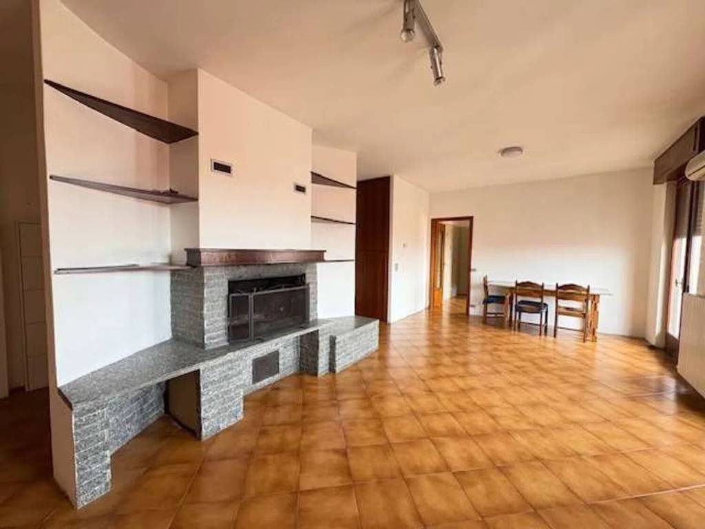 Appartamento a Cameri in Via F. Baracca, 33 - Foto 2