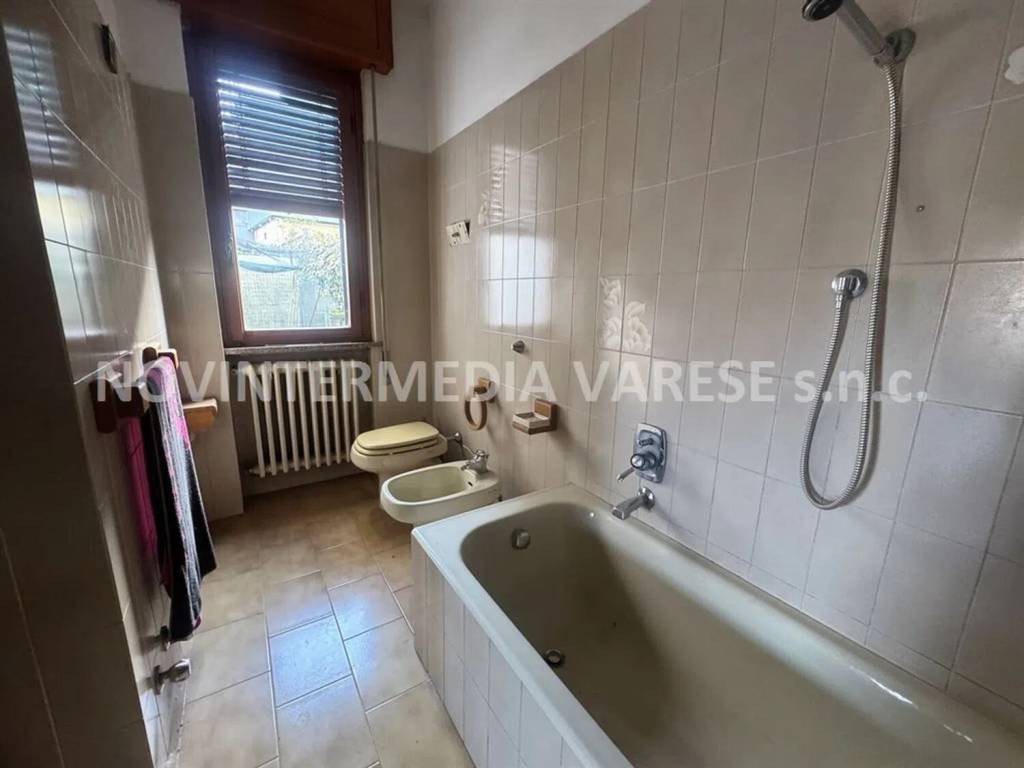 Palazzo / stabile a Brebbia in Via Vittorio Veneto, 38 - Foto 5