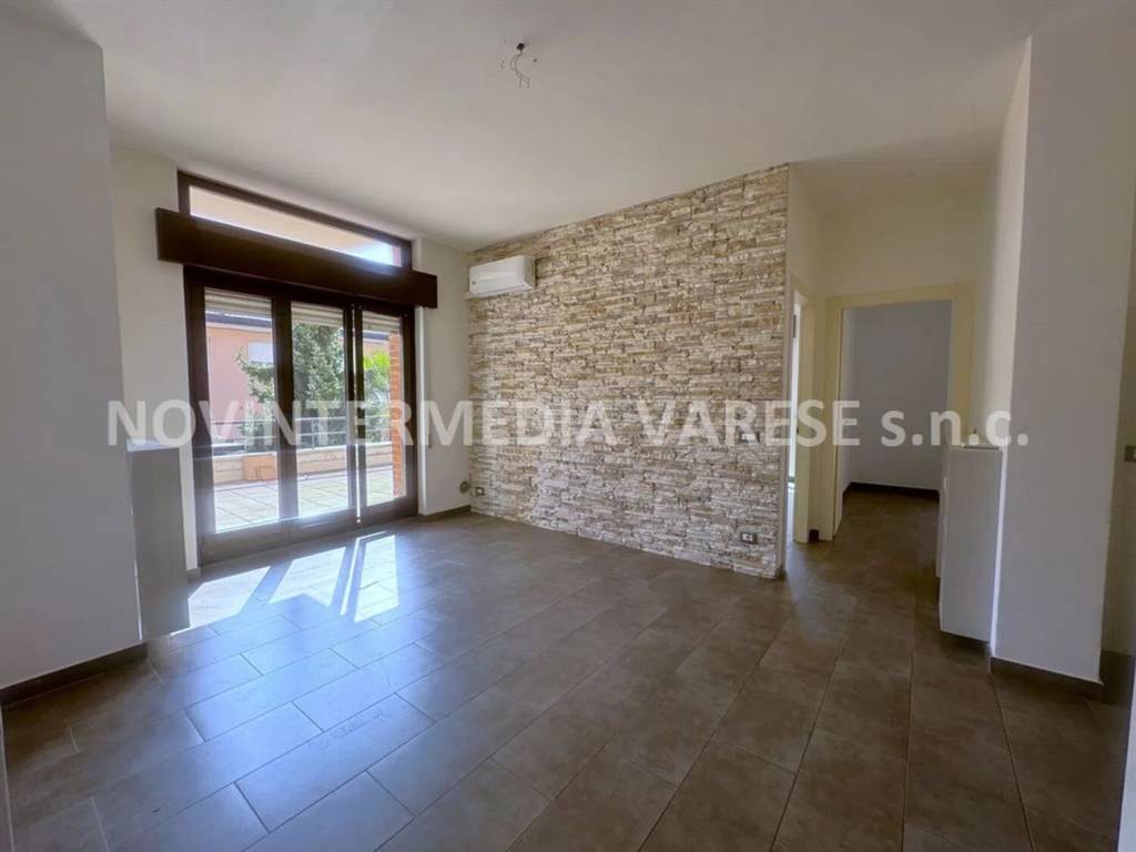 Appartamento a Lavena ponte tresa in Via Malcotti - Foto 2