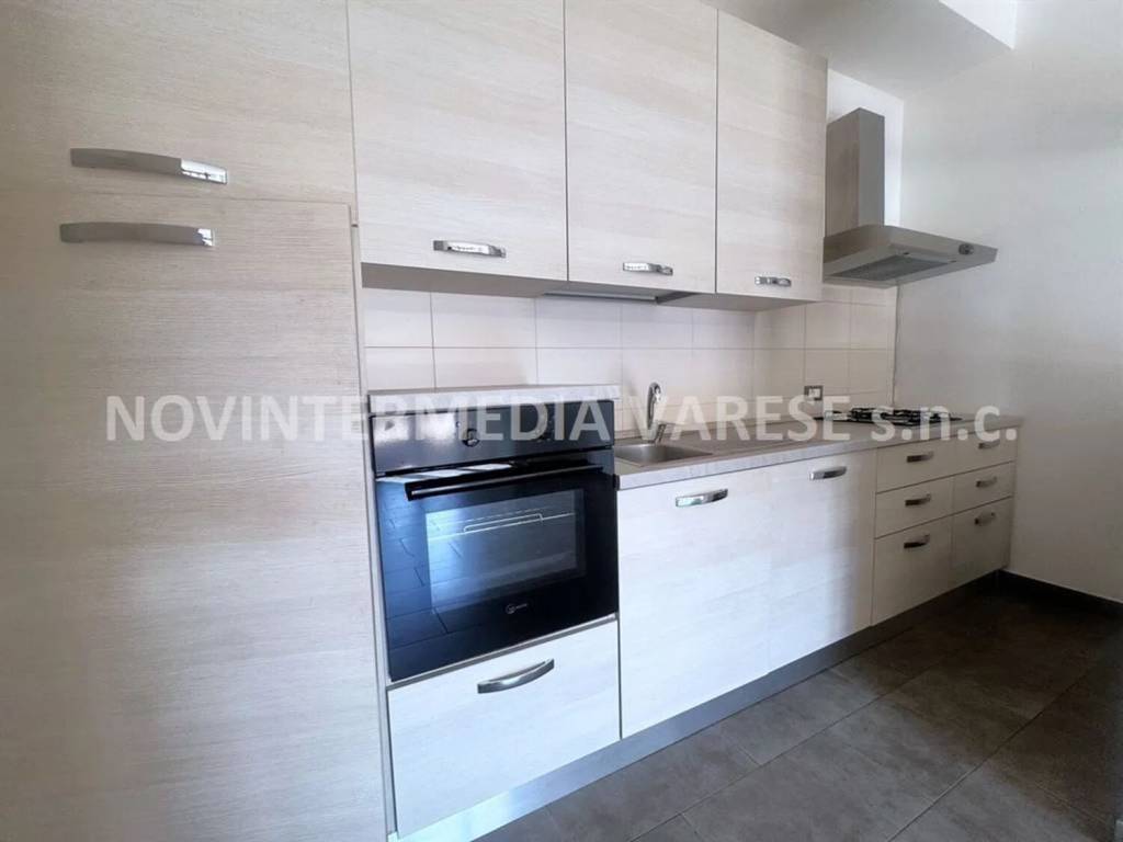 Appartamento a Lavena ponte tresa in Via Malcotti - Foto 5