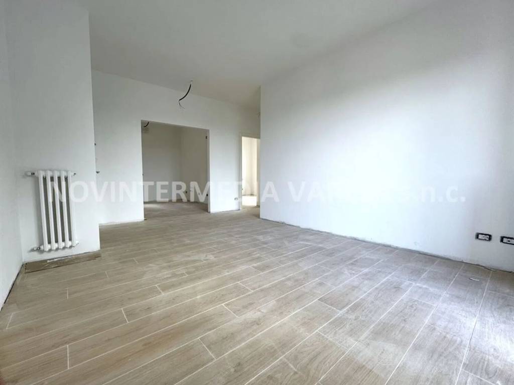 Appartamento a Cocquio-trevisago in Via Monte Rosa - Foto 3