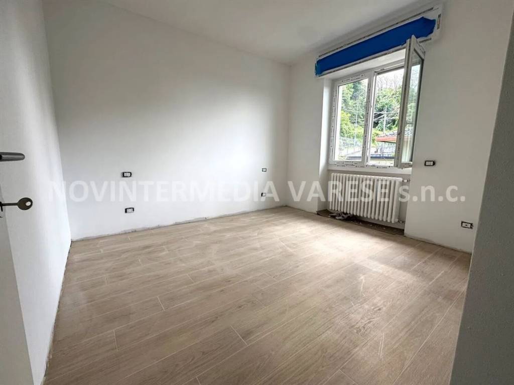 Appartamento a Cocquio-trevisago in Via Monte Rosa - Foto 5