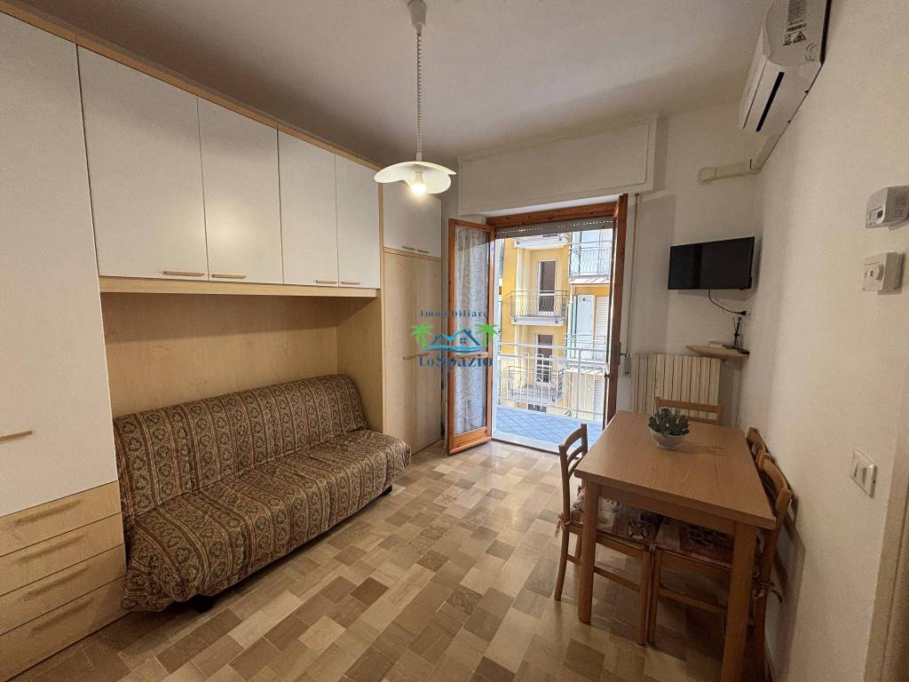 Appartamento a Andora in Via Cristoforo Colombo, 48 - Foto 3