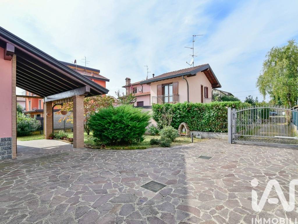 Villa a Mozzate in Via Alessandro Volta, 3 - Foto 3