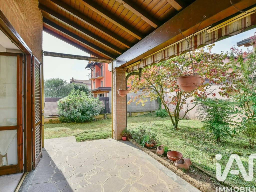 Villa a Mozzate in Via Alessandro Volta, 3 - Foto 4