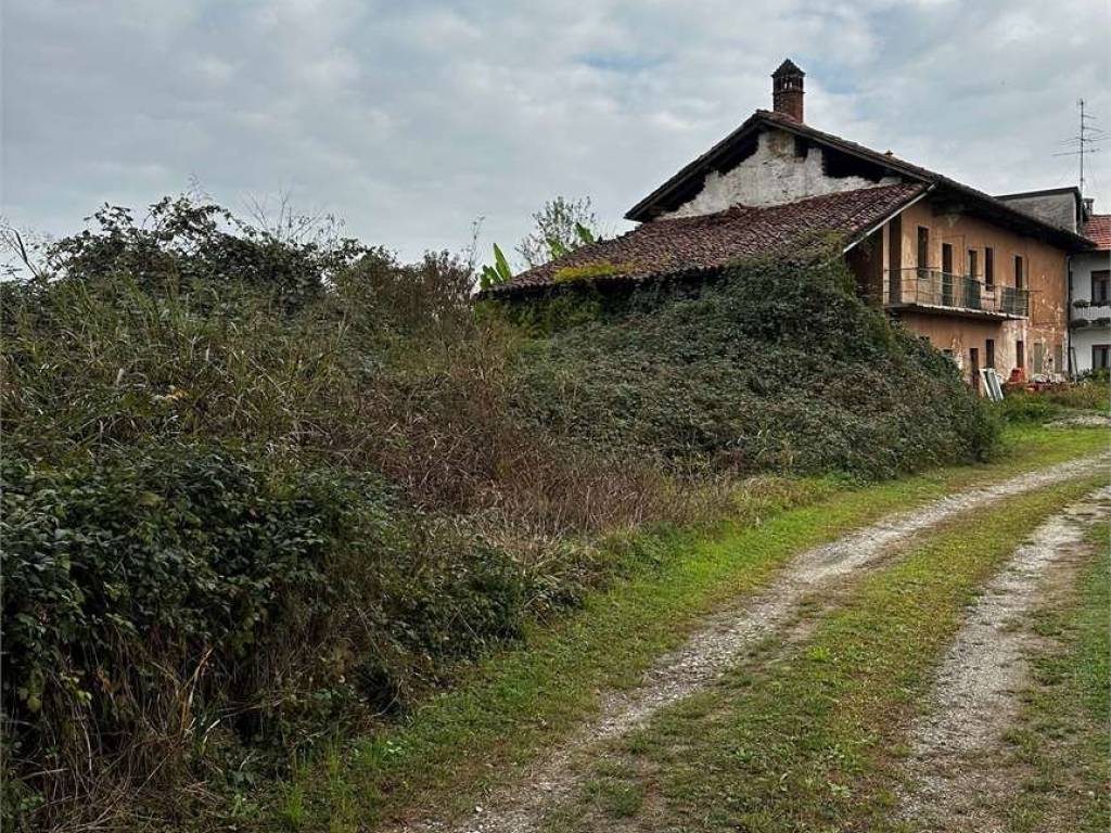 Rustico / casale a Oleggio - Foto 4