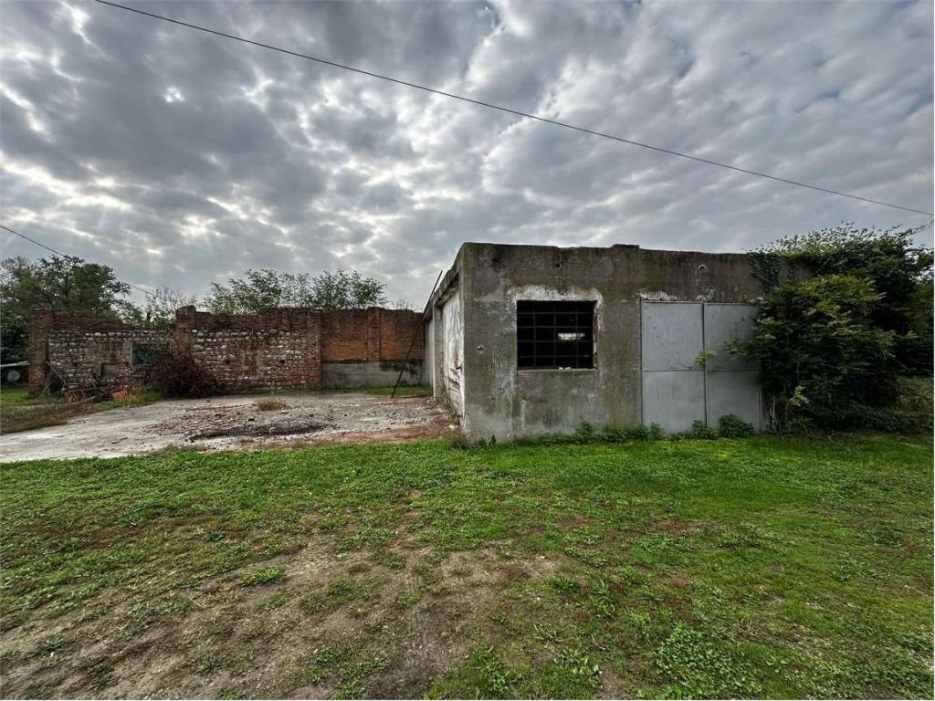 Rustico / casale a Oleggio - Foto 5