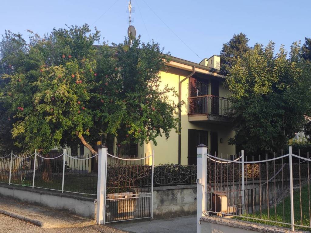 Villetta a schiera a Rezzato in Via Vaifro Sberna - Foto 2