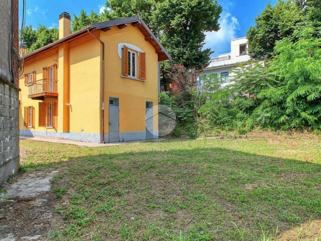 Casa indipendente a Busto arsizio in Viale Luigi Cadorna, 18 - Foto 3