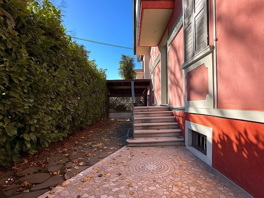 Villa a Gorizia in Via Giacomo Leopardi, 18 - Foto 2