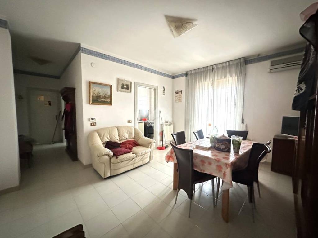Appartamento a Canosa di puglia in Via Attilio Regolo, 6 - Foto 3