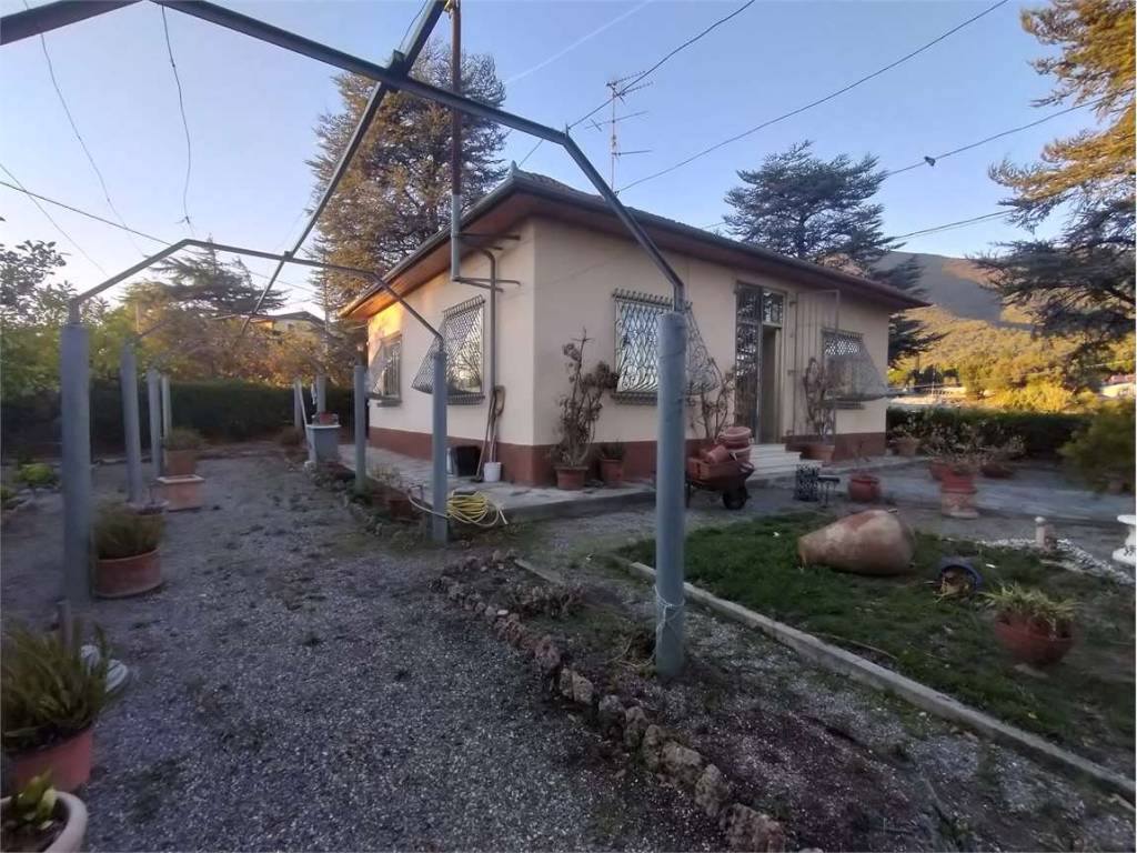 Villa a Albenga in Regione Oliveto Terraconiglio, - Foto 2