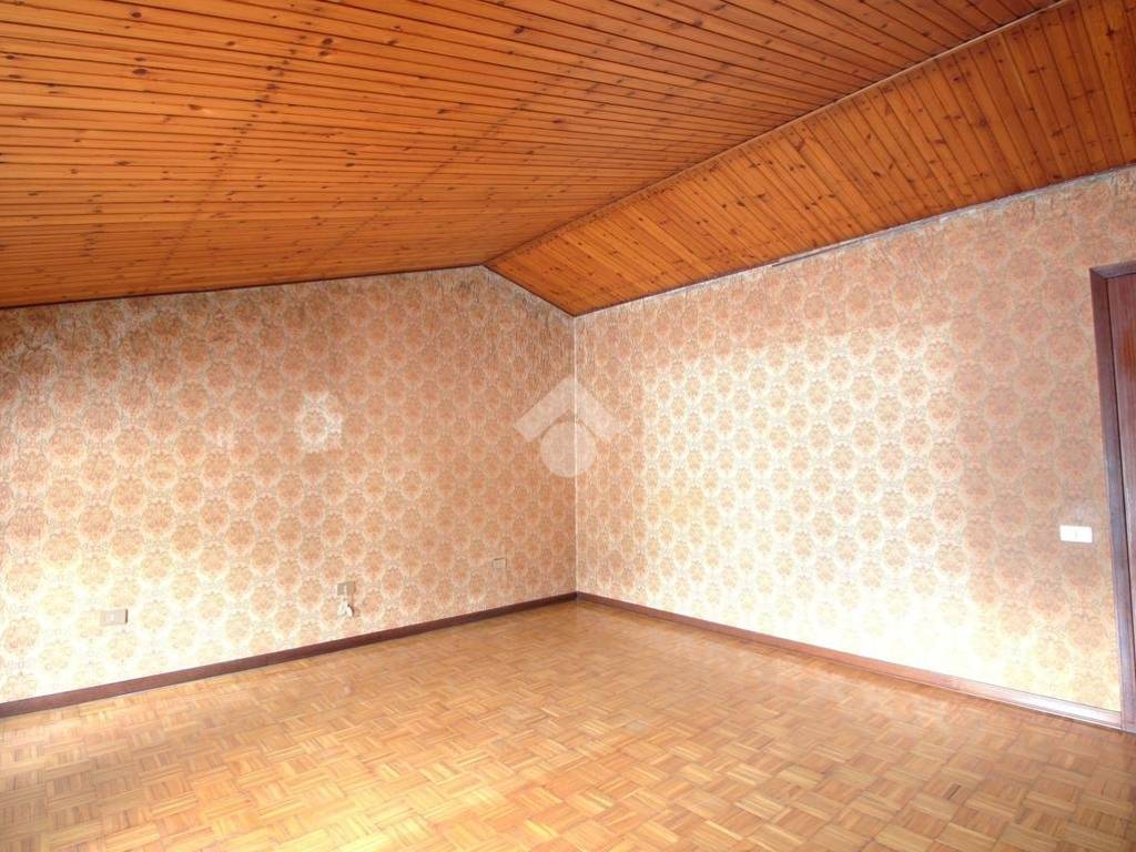 Appartamento a Valdagno in Via Divisione Julia, 3 - Foto 5