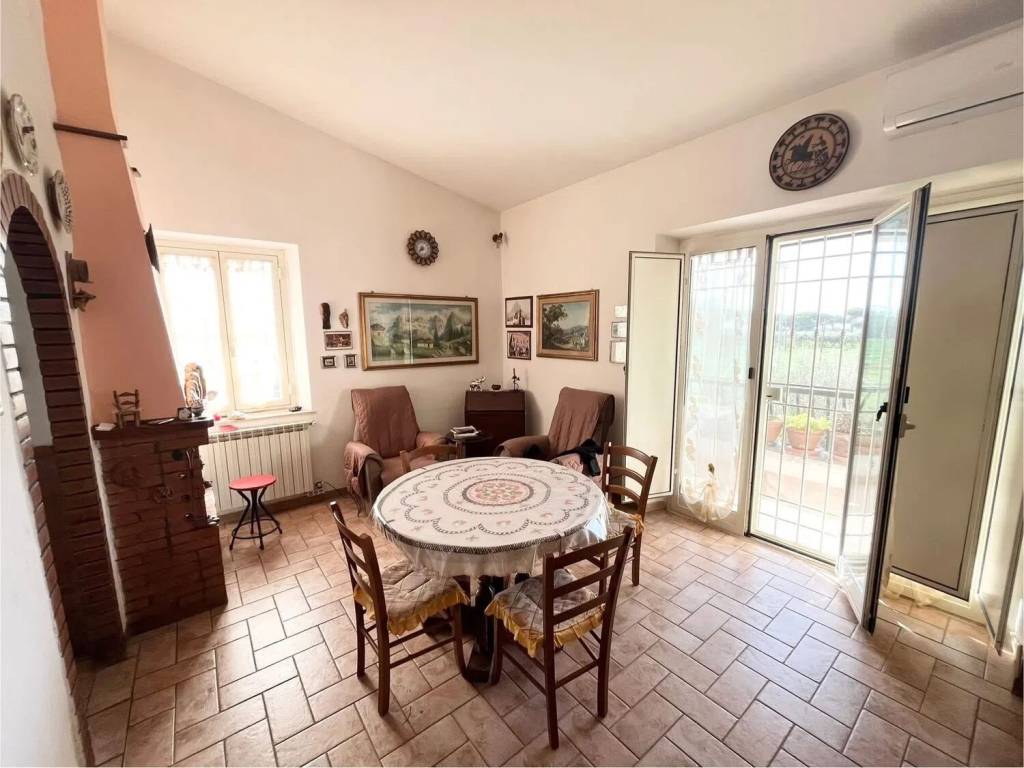 Appartamento a Tarquinia in Viale Mediterraneo - Foto 2