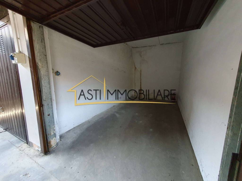 Box / garage a Asti in Via Alexander Fleming, 8 - Foto 2