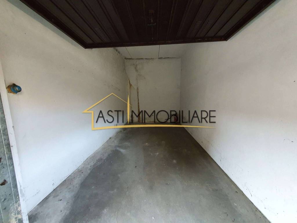 Box / garage a Asti in Via Alexander Fleming, 8 - Foto 3