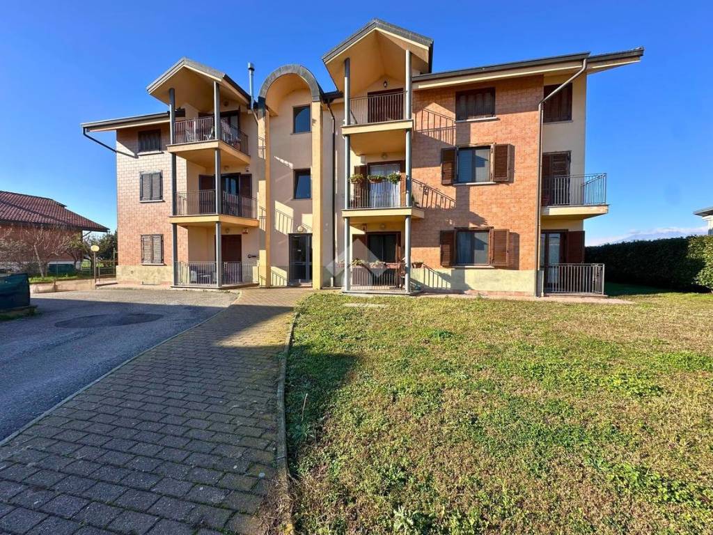 Appartamento a Santhià in Via colombo, 69 - Foto 2
