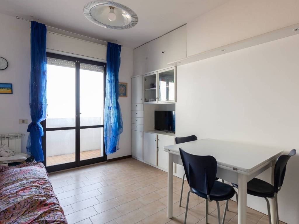 Appartamento a Mondolfo in Viale Giosuè Carducci, 202 - Foto 3