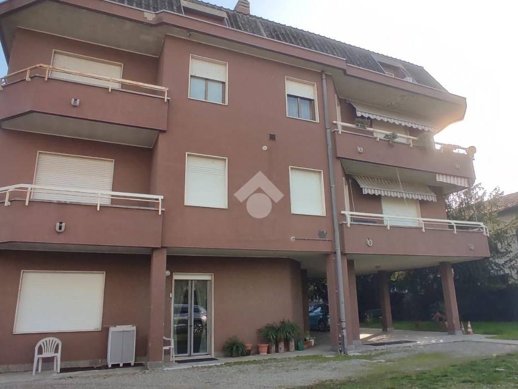 Appartamento a Lonate pozzolo in Via Dante, 47 - Foto 2