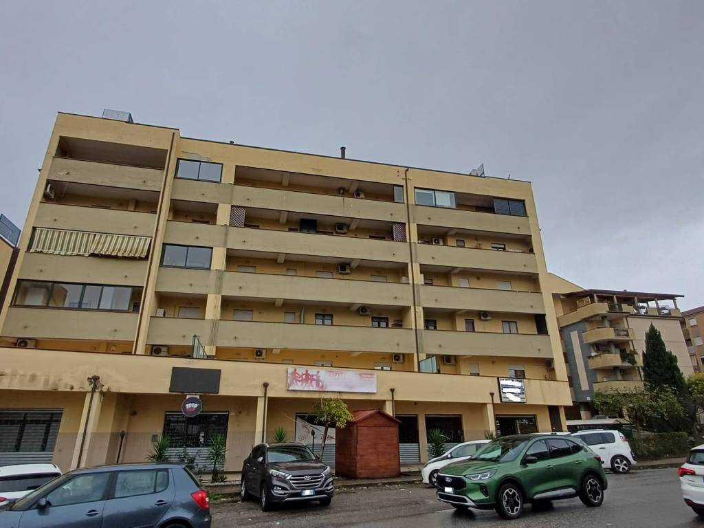 Appartamento a Cosenza in Viale Giacomo Mancini - Foto 2