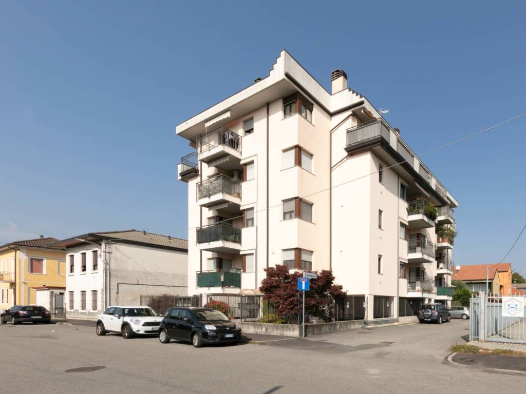 Appartamento a Busto arsizio in via Pastrengo, 12 - Foto 4