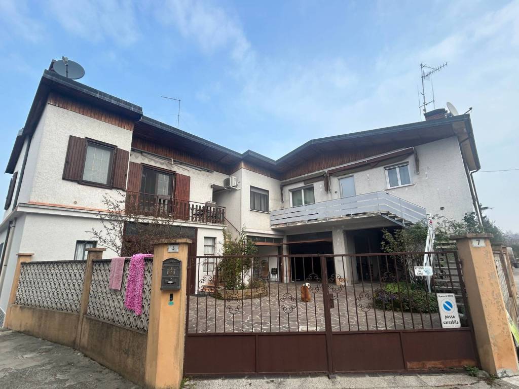 Appartamento a Mossa in Via Friul, 7 - Foto 2